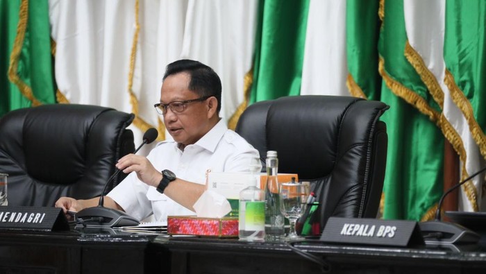 Menteri Dalam Negeri (Mendagri) Muhammad Tito Karnavian saat memimpin Rapat Koordinasi (Rakor) Pengendalian Inflasi di Gedung Sasana Bhakti Praja Kementerian Dalam Negeri (Kemendagri).