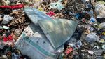 Jorok! Sampah Menumpuk di Pinggir Jalan Sekejati Bandung