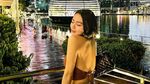 5 Potret Wika Salim Pamer Punggung