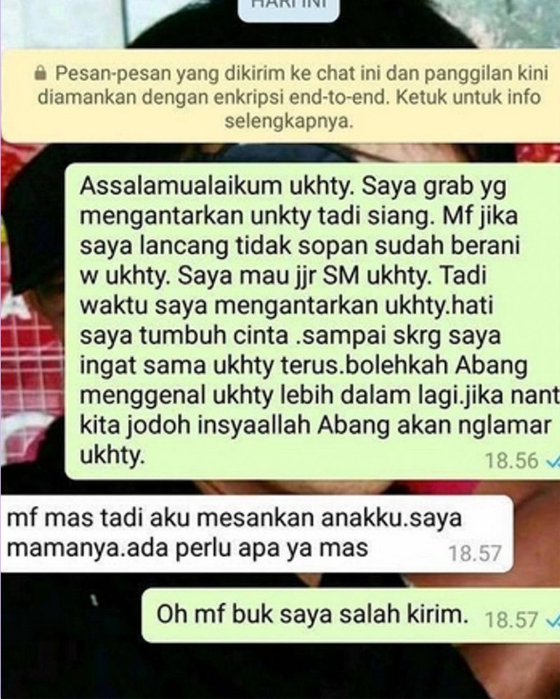 10 Momen Apes Salah Sambung, Malunya Nggak Karuan!