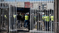 Keputusan Dewan Konstitusional sepertinya tidak akan mengakhiri kemarahan publik yang dipicu oleh Macron dan pemerintahannya.