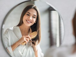 6 Cara Menebalkan Rambut Secara Alami dan Cepat