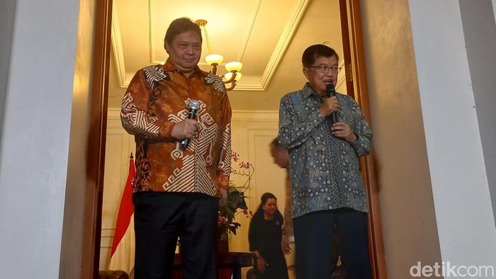 Airlangga dan Jusuf Kalla. (Anggi/detikcom)