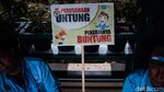 Aksi Damai Serikat Pekerja Kereta Api di Stasiun Gambir