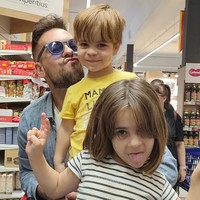 Namun perasaan cinta tersebut tidak terbendung. Ana dan Daniel kini bahkan telah memiliki dua anak. Inilah potret keluarga mereka, bersama dua orang.Foto: dok. Instagram/@dnielparra