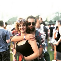 Ana mengungkap getaran cinta keduanya pertama kali saat keduanya tengah berpesta. “Kami saling mendekati dan saling memberikan ciuman pertama kami,” kata Ana. Foto: dok. Instagram/@dnielparra