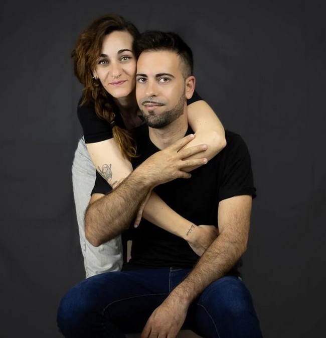 Kini keduanya tengah memperjuangkan hak pernikahan mereka. Salah satu jalan untuk bisa segera menikah, Ana dan Daniel sengaja mengungkap kisah cinta mereka tersebut agar bisa menikah secara legal. Hukum Perdata Spanyol tetap melarang pernikahan antar kerabat langsung. Foto: dok. Instagram/@dnielparra