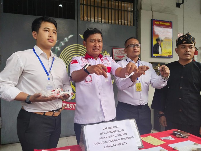 Barang bukti penyelundupan sabu ke dalam Rutan Bandung, Kamis (4/5/2023)