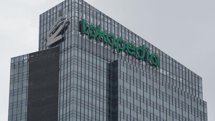 Tokopedia baru saja mengumumkan adanya kenaikan biaya. Masyarakat yang ingin melakukan belanja online kini harus merogoh kantong lebih.