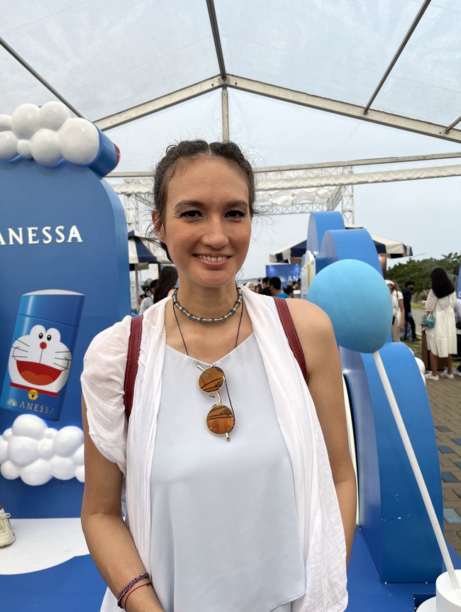 Setahun setelah melahirkan, Nadine Chandrawinata disebut badannya makin kurus. Bahkan ada netizen yang mengira kalau istri Dimas Anggara itu kurus karena sakit atau stres. Puteri Indonesia 2005 ini memih cuek dan tak menanggapi satu pun komentar netizen. Foto: Dok. Gresnia/Wolipop