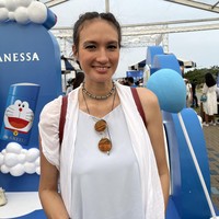 Setahun setelah melahirkan, Nadine Chandrawinata disebut badannya makin kurus. Bahkan ada netizen yang mengira kalau istri Dimas Anggara itu kurus karena sakit atau stres. Puteri Indonesia 2005 ini memih cuek dan tak menanggapi satu pun komentar netizen. Foto: Dok. Gresnia/Wolipop