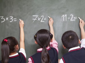 Skor Matematika & Membaca Siswa AS Anjlok, Medsos Dituding Biang Kerok