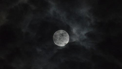 Ilustrasi gerhana bulan penumbra