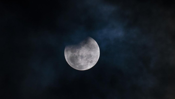 Ilustrasi gerhana bulan