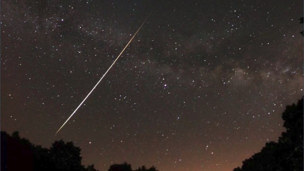 Meteor Tembus Atap Rumah, Ternyata Batu Langit Langka