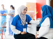 Cek! Ada Beasiswa Apoteker, Bidan, Fisioterapi, Gizi, Perawat, & Psikolog Klinis