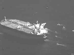 Iran Sita Kapal Tanker Minyak di Selat Hormuz