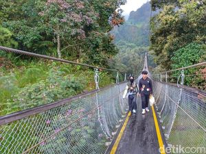 Jembatan Rengganis Kebanjiran Wisatawan Saat Libur Lebaran