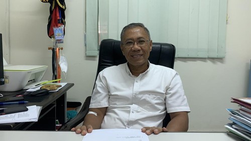 Kepala Instalasi Kedokteran Forensik Dudut Rustyadi saat ditemui tim detikBali di kantornya, Kamis (4/5/2023). (Siti Mu’amalah)