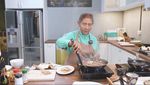 Keseruan Susi Pudjiastuti Makan Bareng Prabowo hingga Masak di Dapur