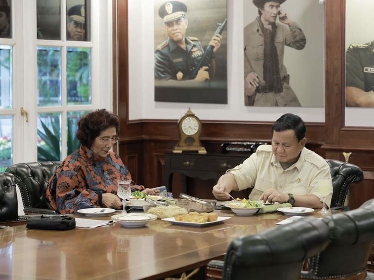 Keseruan Susi Pudjiastuti Makan Bareng Prabowo hingga Masak di Dapur