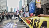 Meski begitu, aksi teatrikal berlangsung tertib.  