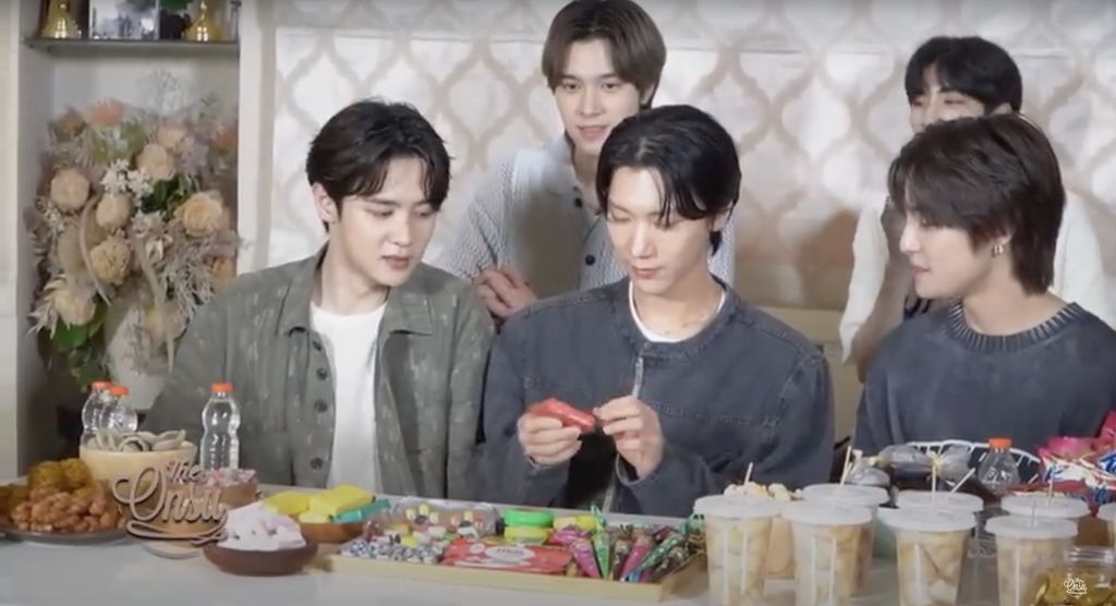 Main ke Rumah Ruben Onsu, WayV Cicip Brem dan Tahu Gejrot