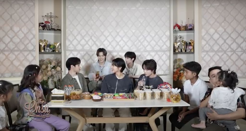 Main ke Rumah Ruben Onsu, WayV Cicip Brem dan Tahu Gejrot