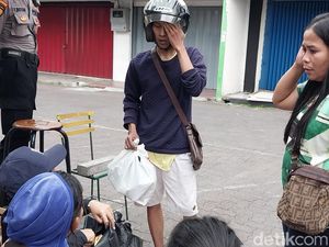Kesedihan Pedagang Malang Plaza Melihat Barang-Barangnya Tak Terselamatkan