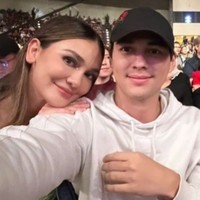 Pada Juni lalu, Maxime Bouttier menjadi sorotan saat datang ke turnamen tenis hiburan, Lagi-Lagi Tenis untuk menyemangati Luna Maya. Di momen tersebut, Maxime bahkan memberikan bunga untuk Luna. Foto: Instagram/@teamily3000lunamaya_