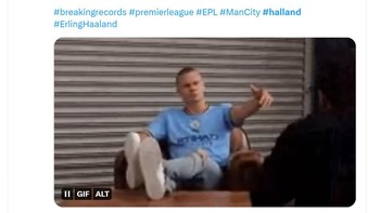 Striker asal Norwegia itu lepas dari posisi offside saat menyambut umpan Jack Grelaish. Haaland kemudian mencungkil bola ke arah gawang untuk melewat Lukasz Fabianski. Foto: Twitter