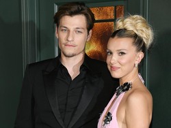 Millie Bobby Brown dan Anak Jon Bon Jovi Menikah Setelah Setahun Tunangan