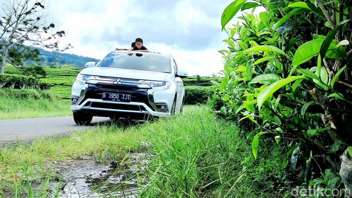 Mudik Hemat Pakai Mitsubishi Outlander PHEV