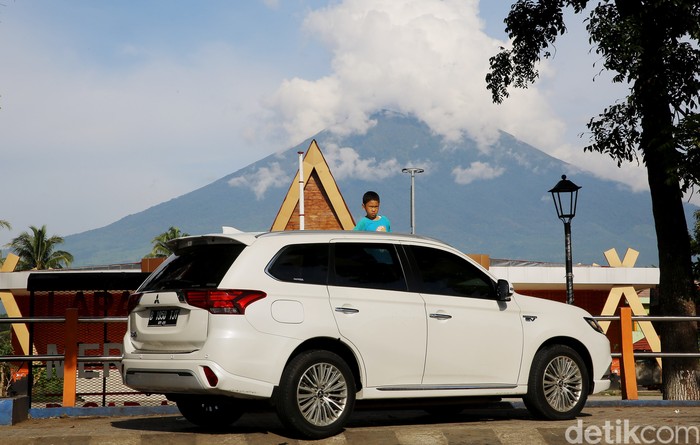 Mudik Hemat Pakai Mitsubishi Outlander PHEV