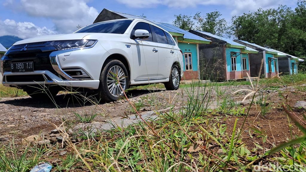 Mudik Hemat Pakai Mitsubishi Outlander PHEV