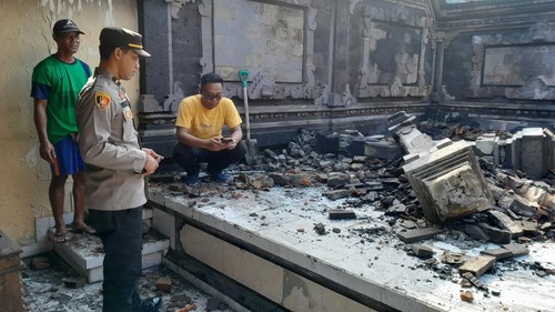 Musibah kebakaran bale gede di Jalan Padma Nomor 80, Banjar Bantas, Desa Peguyangan Kangin, Kecamatan Denpasar Utara, Kota Denpasar, Kamis (4/5/2023). (Dok. Polresta Denpasar)