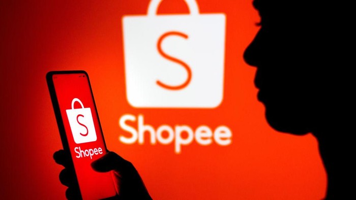 Menyusul Tokopedia, E-commerce Shopee juga menaikkan biaya layanan untuk top up ShopeePay pada beberapa kanal.