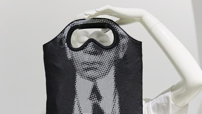Foto: Pameran Karya Karl Lagerfeld di The MET, 10.000 Baju Dikurasi Jadi 155