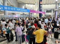 Turis China Eksodus ke Luar Negeri, Wisata Domestiknya Kalah