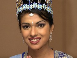 9 Potret Wajah Jadul Priyanka Chopra Sebelum Operasi Plastik Gagal