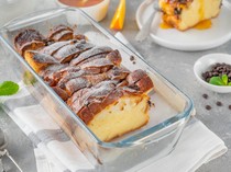 Menu Harian Ramadan 29: Lembutnya Puding Roti dan Kare Daging Berempah Gurih