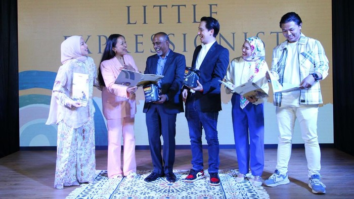 Saat Anak-anak Berkreatifitas dengan Warna Peserta mengikuti acara peluncuran produk Jotun Kids Collection 2023 di Jakarta, Rabu (3/5/2023).