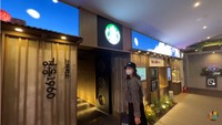 Tak sulit menemukan Starbucks, karena di bagian depan terpampang logonya. Begini tampilan gerainya ketika dikunjungi oleh Gina Kimbab Family. Foto: YouTube Kimbab Family