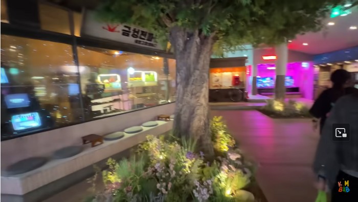 Starbucks Gerai Starbucks Unik yang 'Tersembunyi' di Pasar Korea