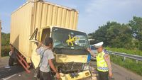 7 Kendaraan Tabrakan Beruntun Di Tol Palikanci