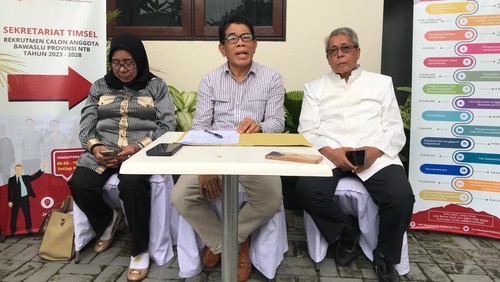 Tim Seleksi Anggota Bawaslu NTB memperpanjang masa pendaftaran jadi 8-11 Mei demi mengisi kuota pendaftar perempuan yang saat ini di bawah 30 persen.