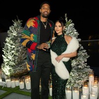 Daniela Rajic, Istri Paul GeorgeDaniela Rajic dinikahi Paul George pada 2022. Rajic sendiri merupakan model sekaligus pengusaha yang dulu pernah menjadi stripper. Wanita asal New York keturunan Serbia itu bertemu dengan Paul di sebuah strip club pada 2013.Foto: Instagram