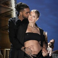 Laura Invaniukas, Pacar DAngelo RussellPebasket yang dikenal sebagai D-Lo diketahui berpacaran dengan seorang model bernama Laura. Wanita asal Kanada keturunan Lithuania tersebut cukup sering memamerkan kemesraan mereka di media sosial. DIkatakan jika mereka sudah berkencan sejak 2020. Foto: Instagram