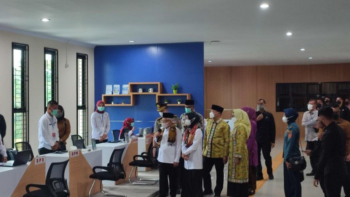 Wapres Maruf Amin cek Mal Pelayanan Publik di Bengkulu Tengah, Bengkulu, Kamis (4/5/2023).