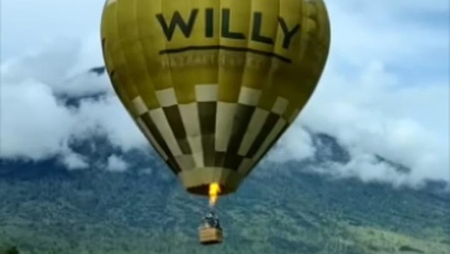 Dispar Lombok Timur mengingatkan wisata balon udara di kaki Gunung Rinjani, Sembalun, belum mengantongi izin terbang.